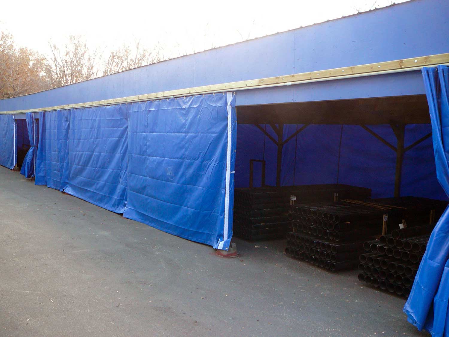 Cloison en PVC souple bleu pour stockage extérieur